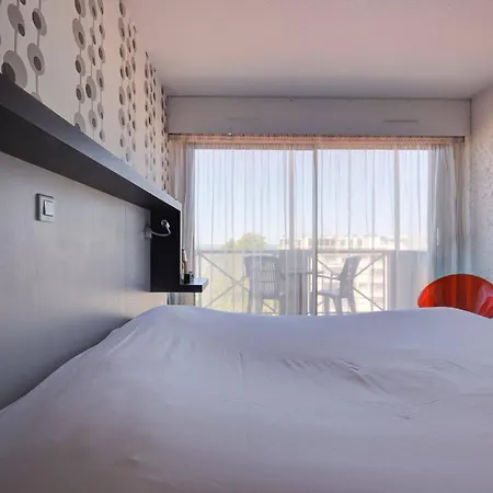 Le Nautic מלון 3*