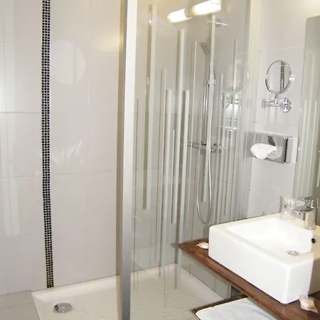 מלון Le Nautic 3*