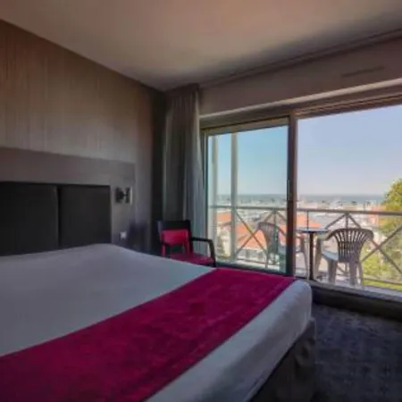 Le Nautic מלון ארסשון