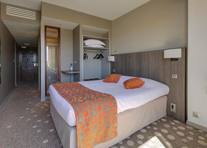 Le Nautic فندق 3*