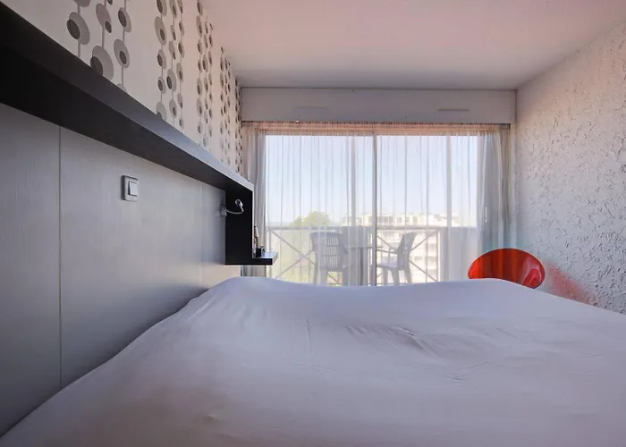 Le Nautic מלון 3*