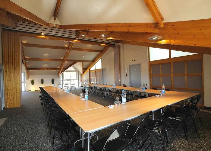 Le Nautic מלון ארסשון