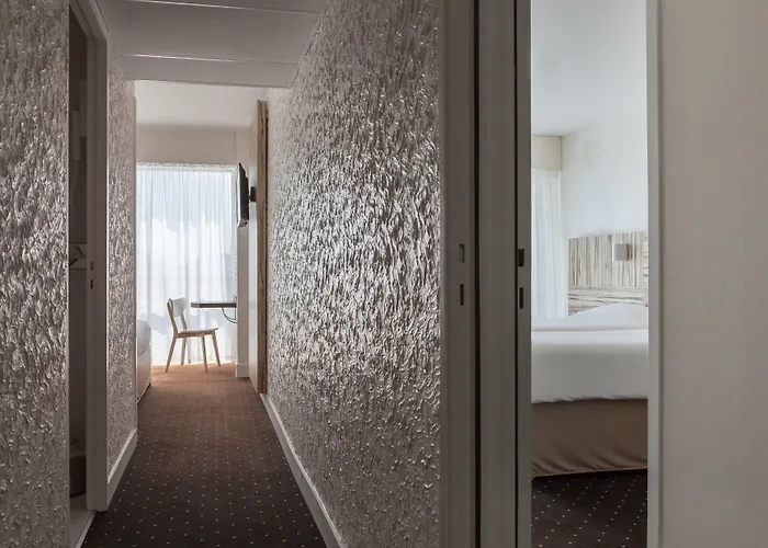 Le Nautic מלון 3*